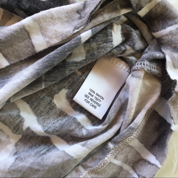 VERA WANG | Colorblock Watercolor Sleeveless Tank - Picture 4 of 4